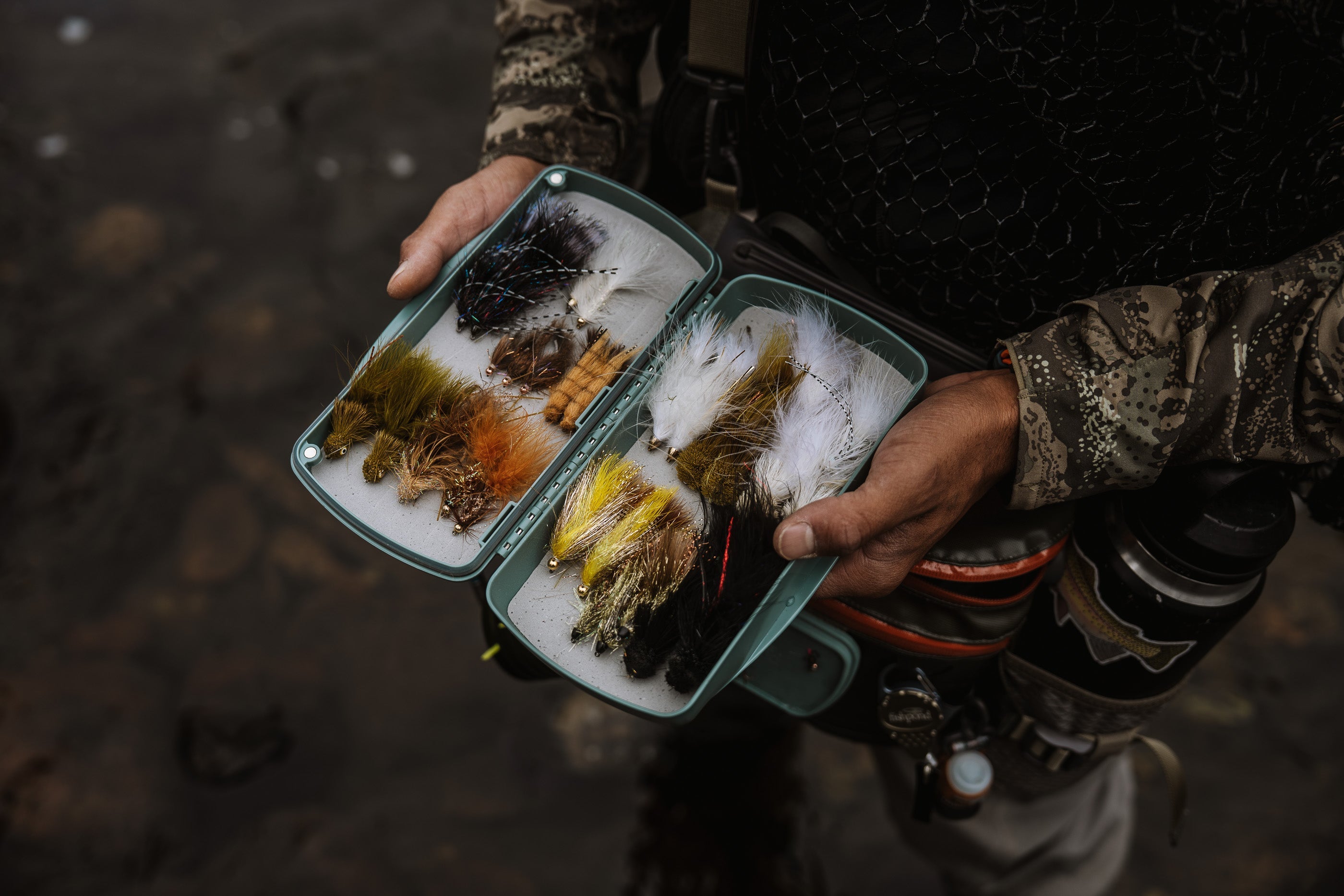 Fishpond Tacky Pescador Fly Box - L - Dynamic Foam - Smoke Grey