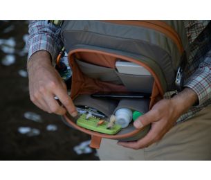Fishpond Cross-Current Chest pack